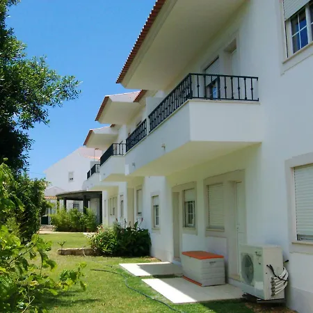 Апартаменты Welcoming In 80 M² With Shared Pool Албуфейра