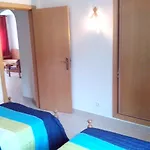 Apartment Seaside Oasis: 2-bedroom With Pool And Wi-fi