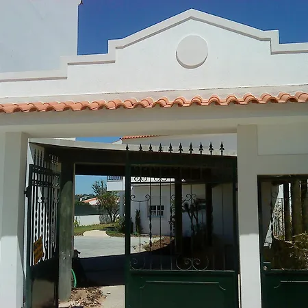 Apartment Welcoming In 80 M² With Shared Pool *