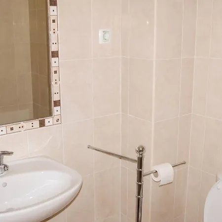 Welcoming In 80 M² With Shared Pool *