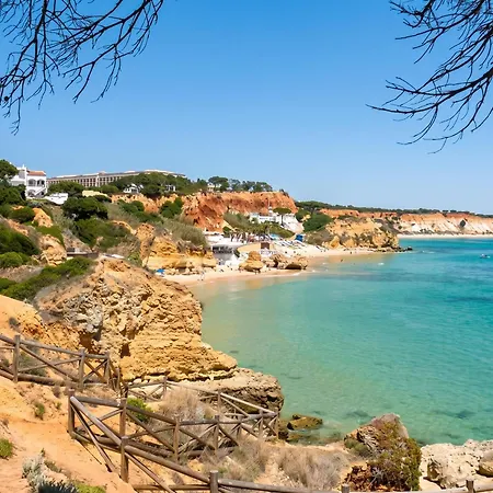 Apartment Welcoming In 80 M² With Shared Pool Albufeira