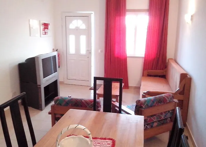 Lägenhet Welcoming In 80 M² With Shared Pool Albufeira