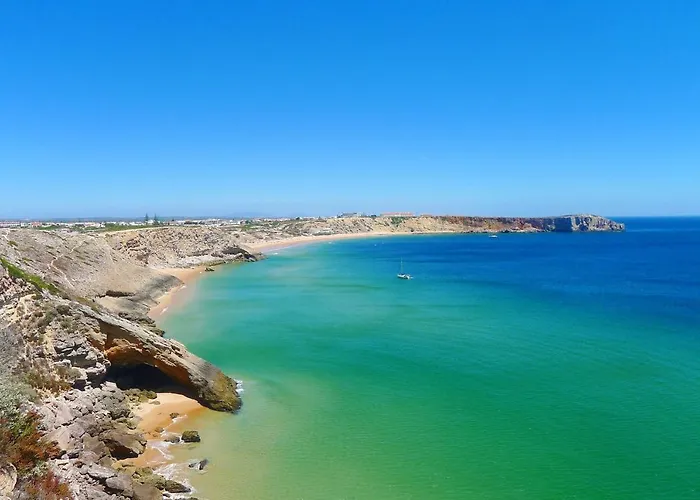 Welcoming In 80 M² With Shared Pool *