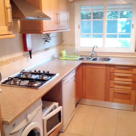Seaside Oasis: 2-bedroom With Pool And Wi-fi Apartment Albufeira