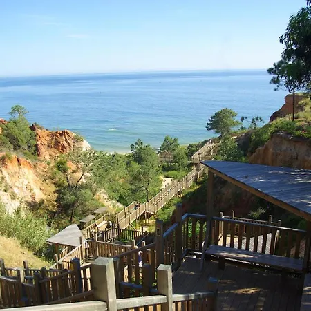 Seaside Oasis: 2-bedroom With Pool And Wi-fi Apartment Albufeira