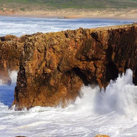 Welcoming In 80 M² With Shared Pool